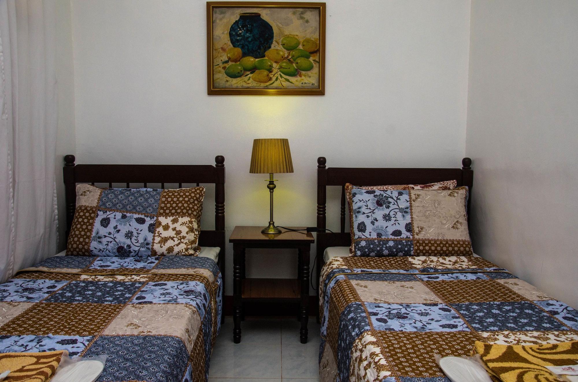 Lola Itang Pension House Tiniguiban Exterior photo