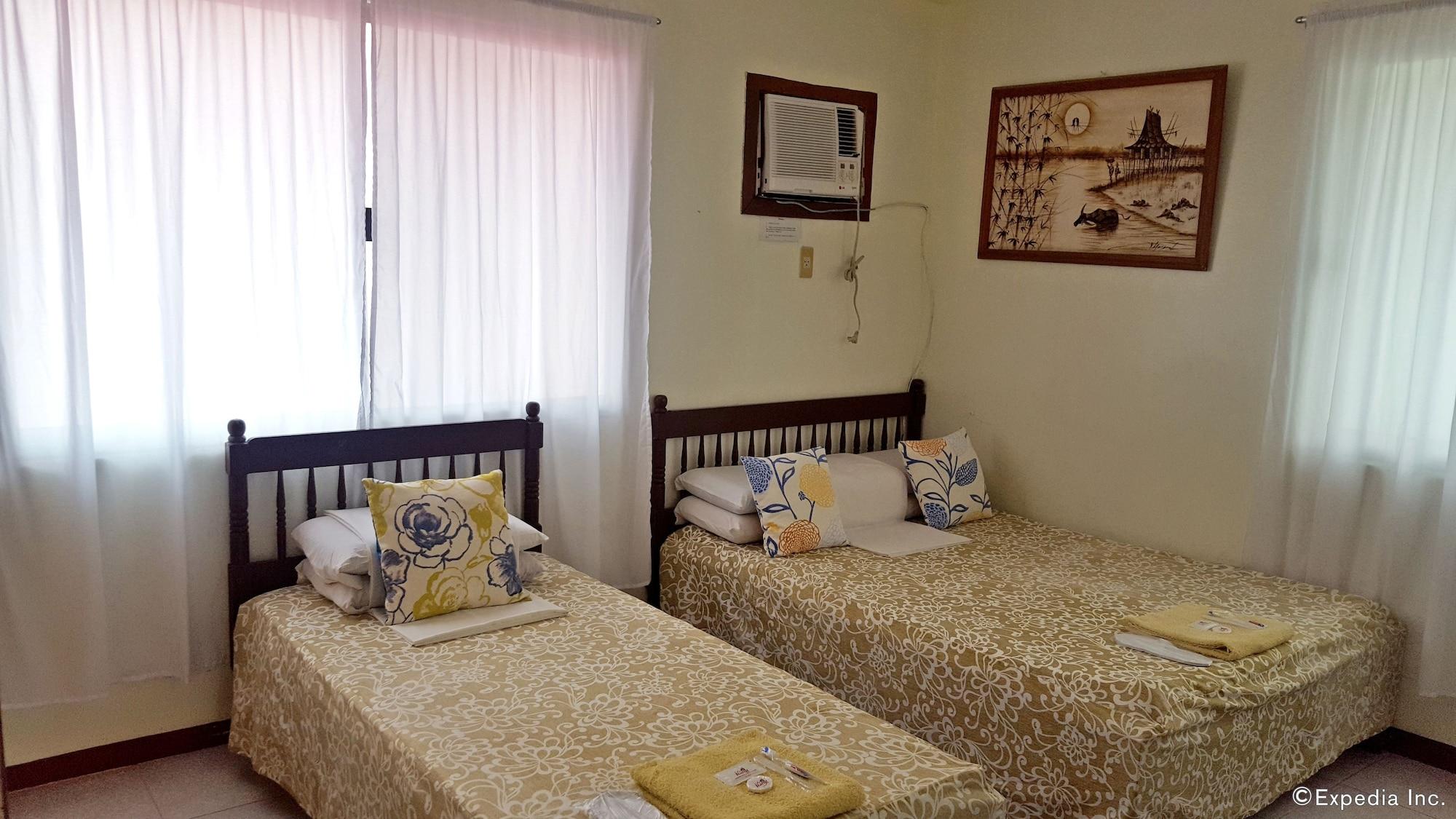 Lola Itang Pension House Tiniguiban Exterior photo