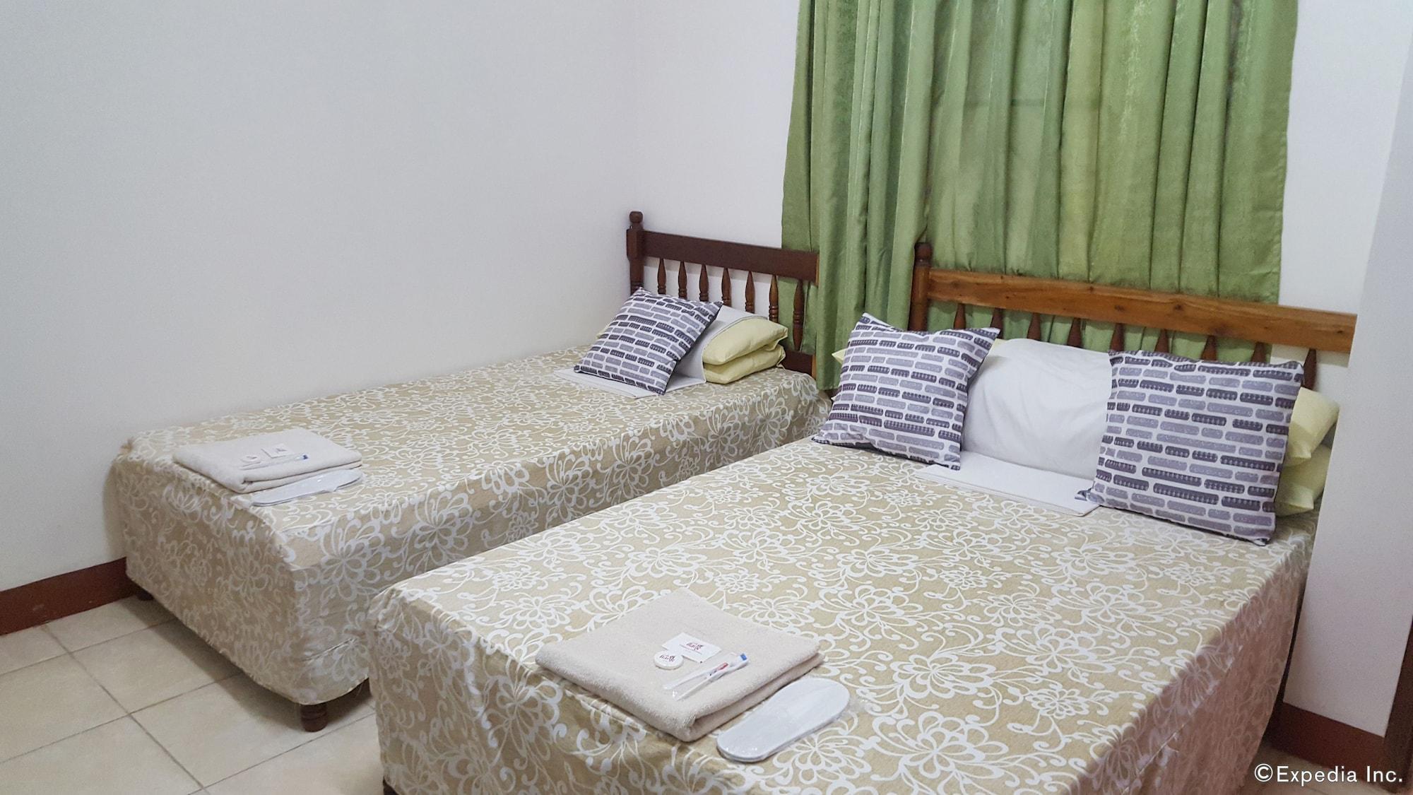 Lola Itang Pension House Tiniguiban Exterior photo