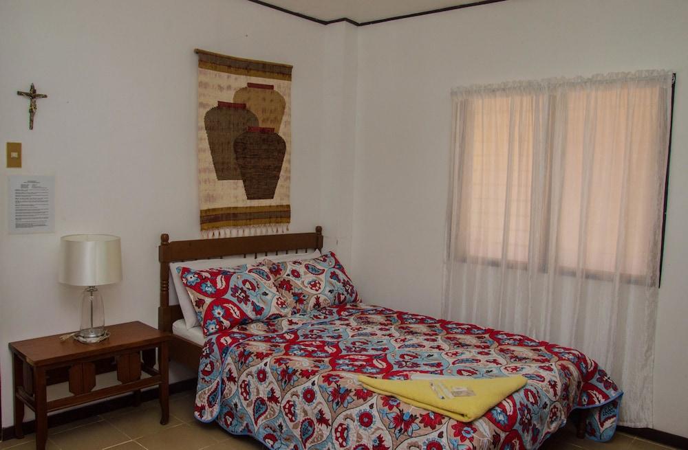 Lola Itang Pension House Tiniguiban Exterior photo