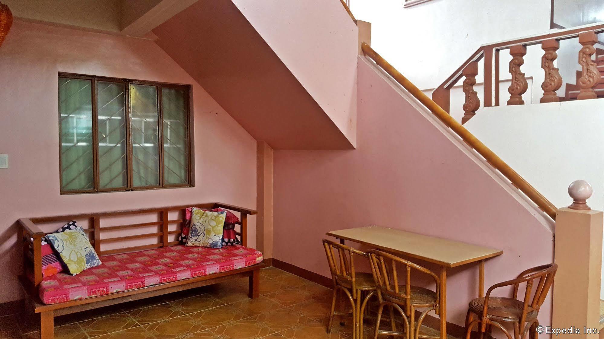 Lola Itang Pension House Tiniguiban Exterior photo