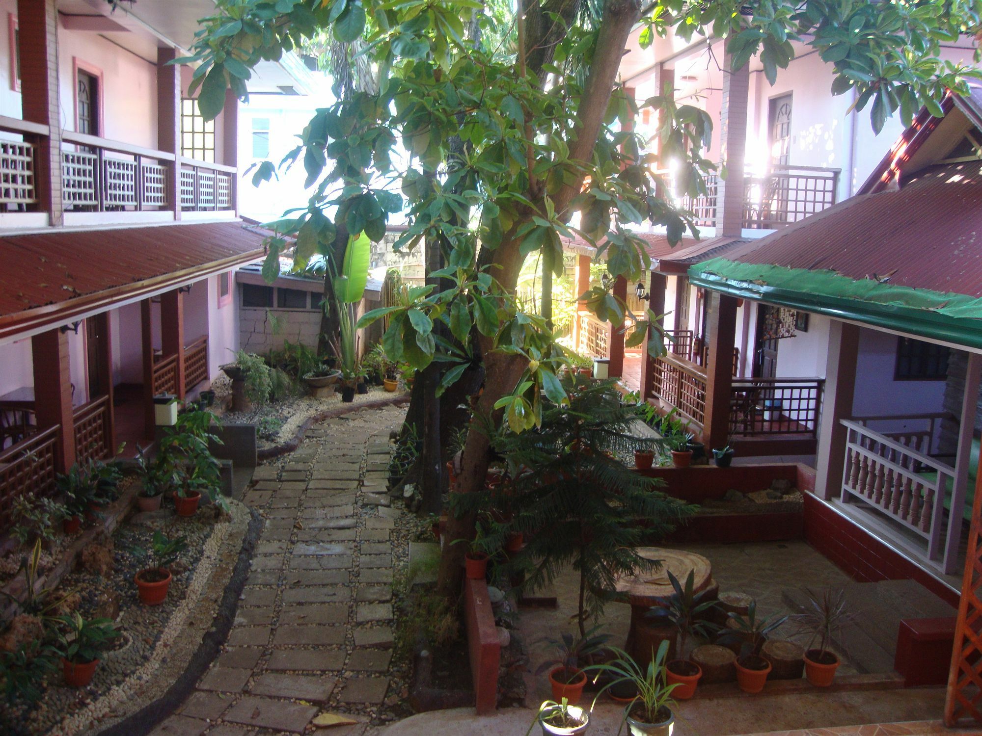 Lola Itang Pension House Tiniguiban Exterior photo