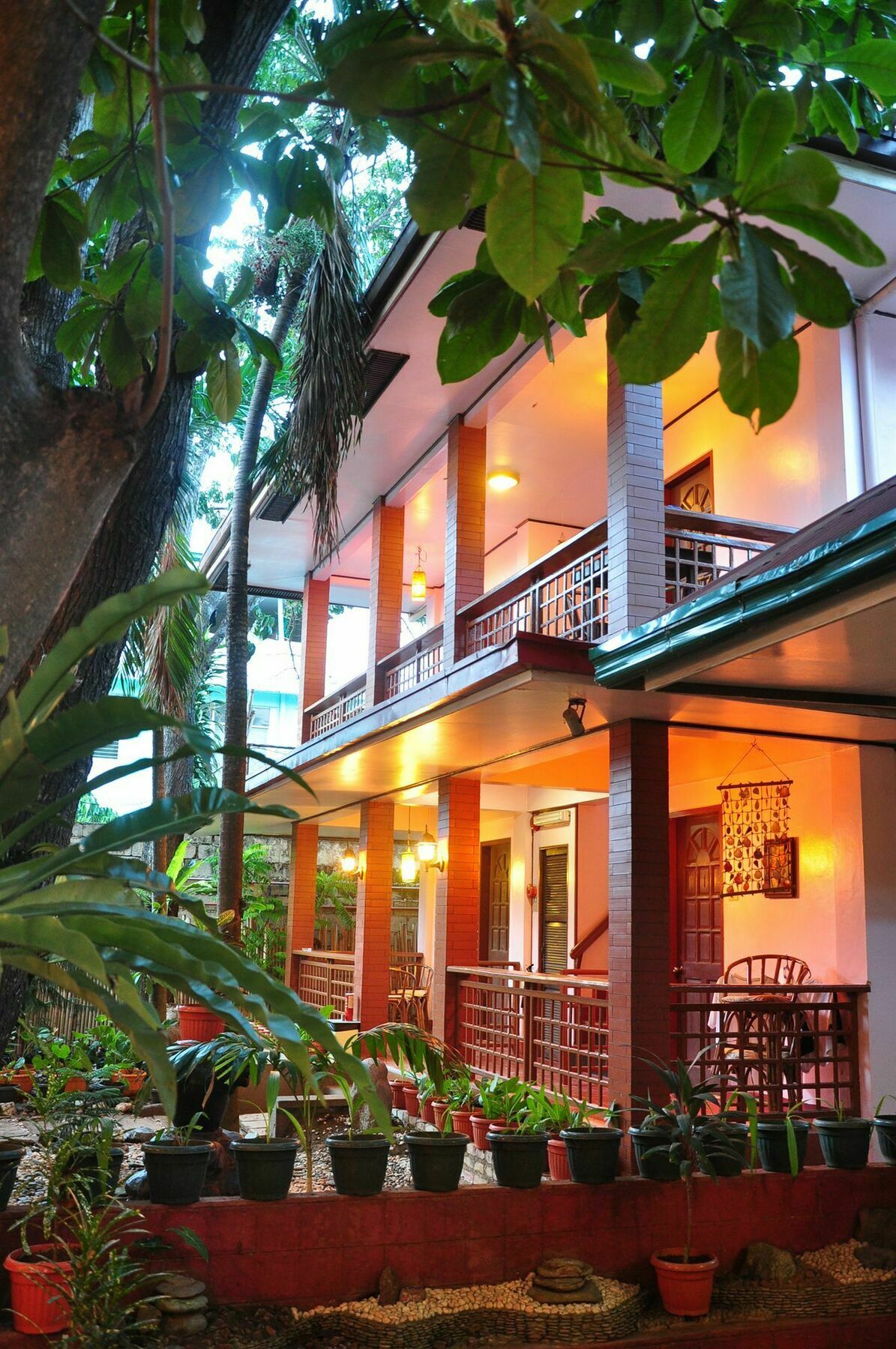 Lola Itang Pension House Tiniguiban Exterior photo