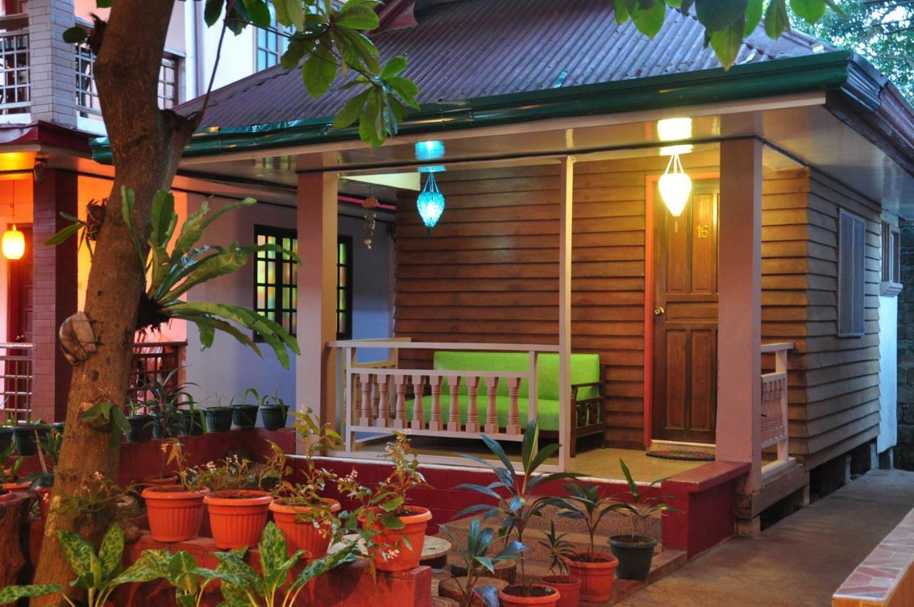 Lola Itang Pension House Tiniguiban Exterior photo