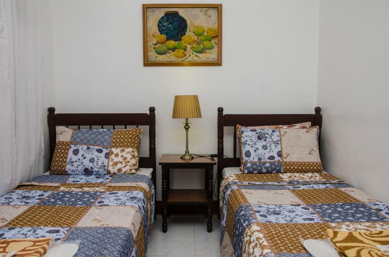 Lola Itang Pension House Tiniguiban Exterior photo